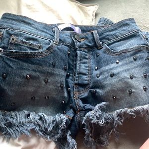 No Boundaries shorts